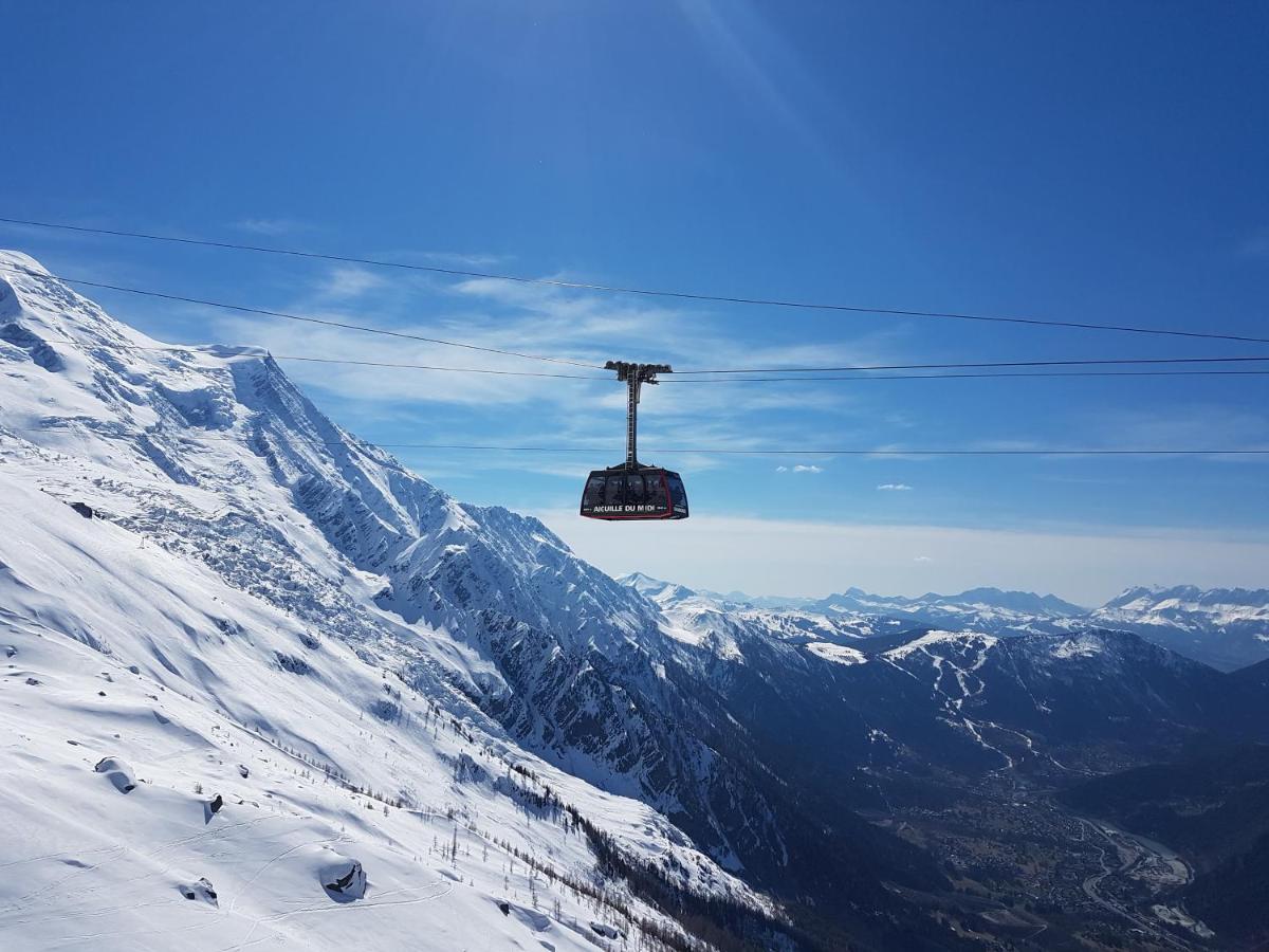 Vue Brevent Sublime En Centre Ville Avec Parking Prive Chamonix Exterior foto