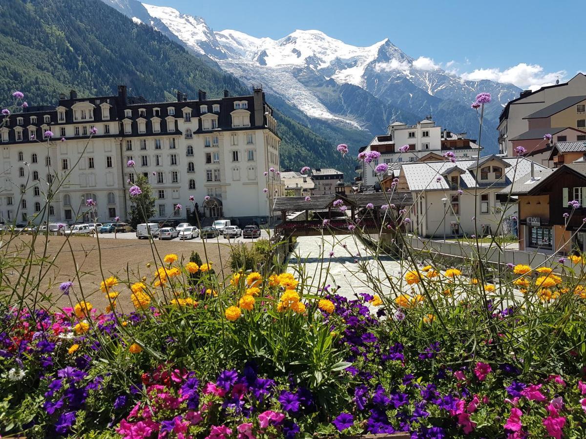 Vue Brevent Sublime En Centre Ville Avec Parking Prive Chamonix Exterior foto